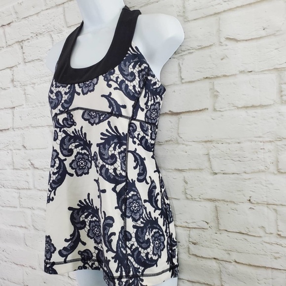 Lululemon Scoop Neck Tank Top Black Off White Womens Size 8 No pads Athleisure - Picture 1 of 5